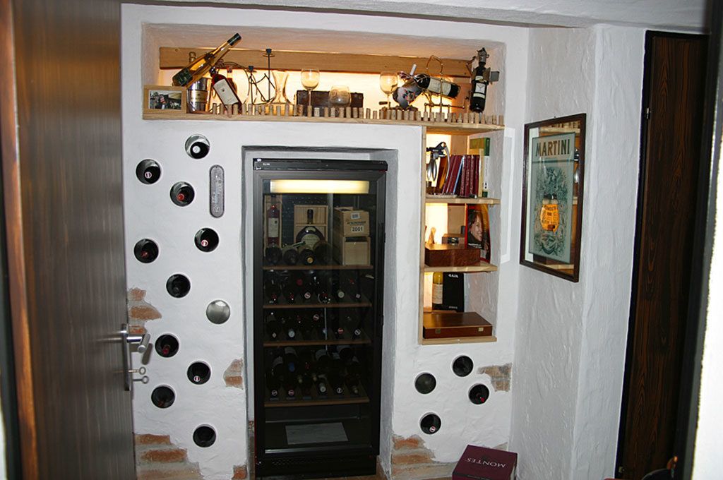 Kellerbar Salzburg Innenarchitektur Stoellinger