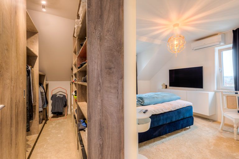 Schlafzimmer und Ankleidezimmer nach Umbau