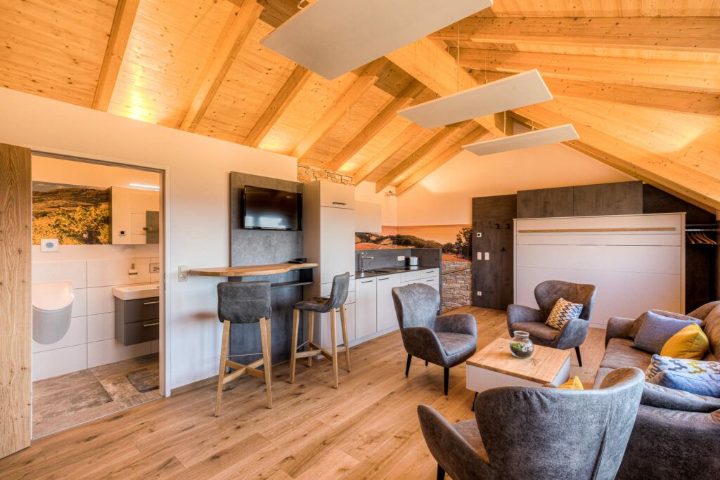 Kleine Küche und Bad im Weinpresshaus