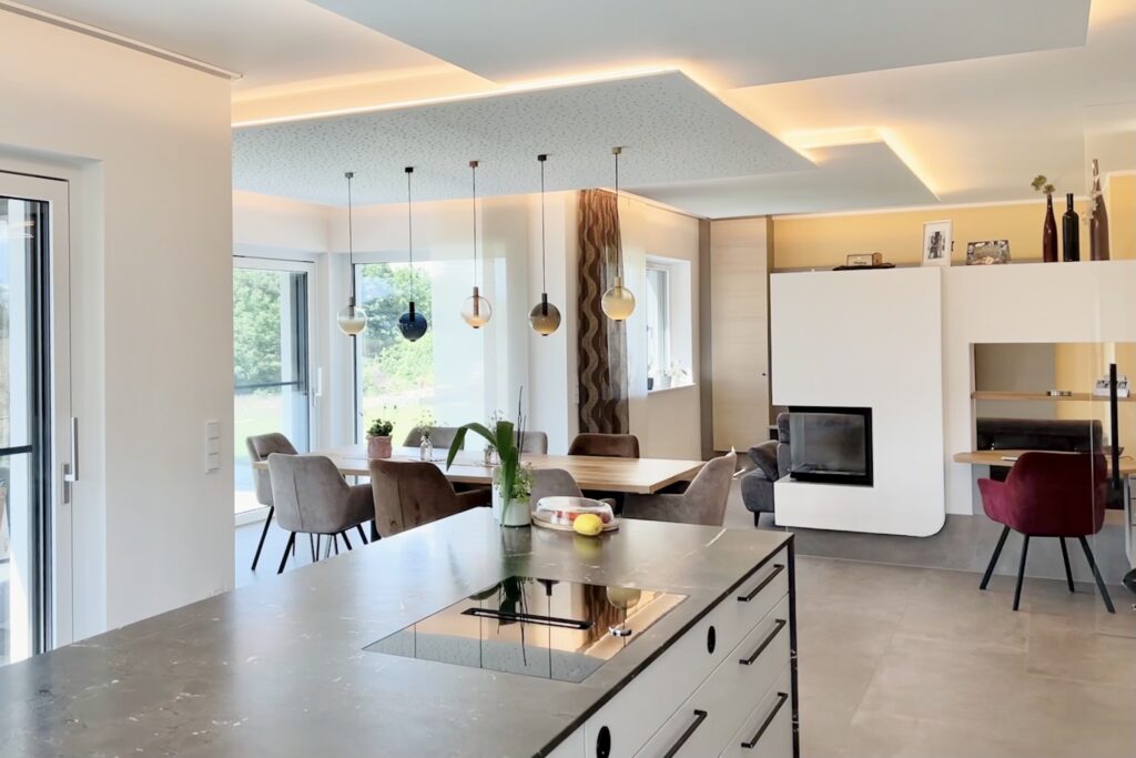 Küchenblock und Wohnraum