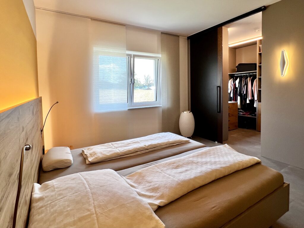 Schlafzimmer mit Ankleideraum in Baumgartenberg