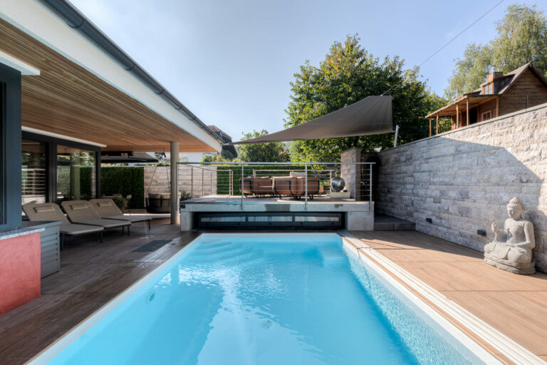 Pool-Ansicht von vorne