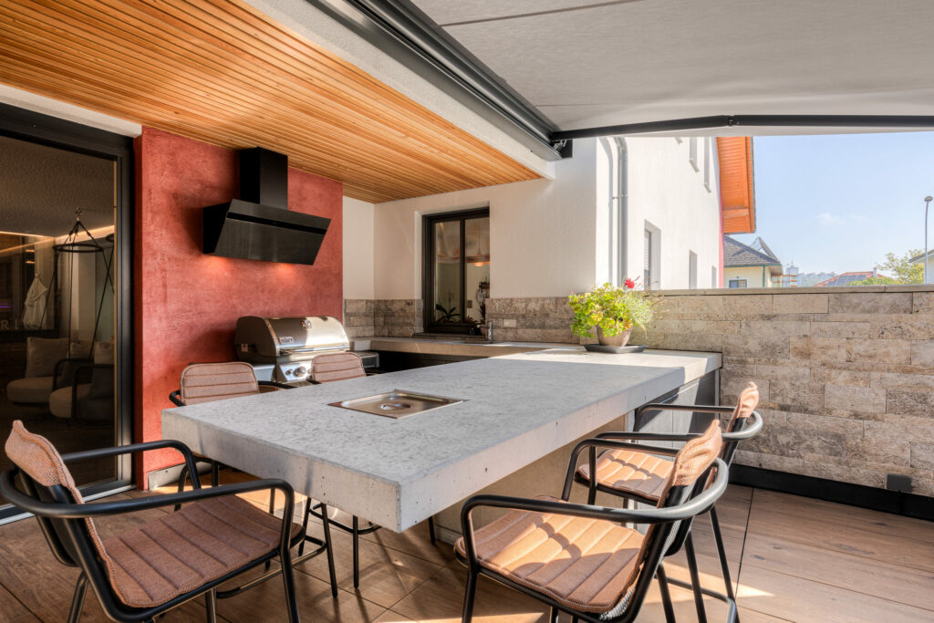 Outdoorküche, Bar mit Grillstation