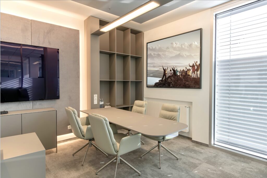 Alukönigstahl - Besprechungstisch im Chefbüro