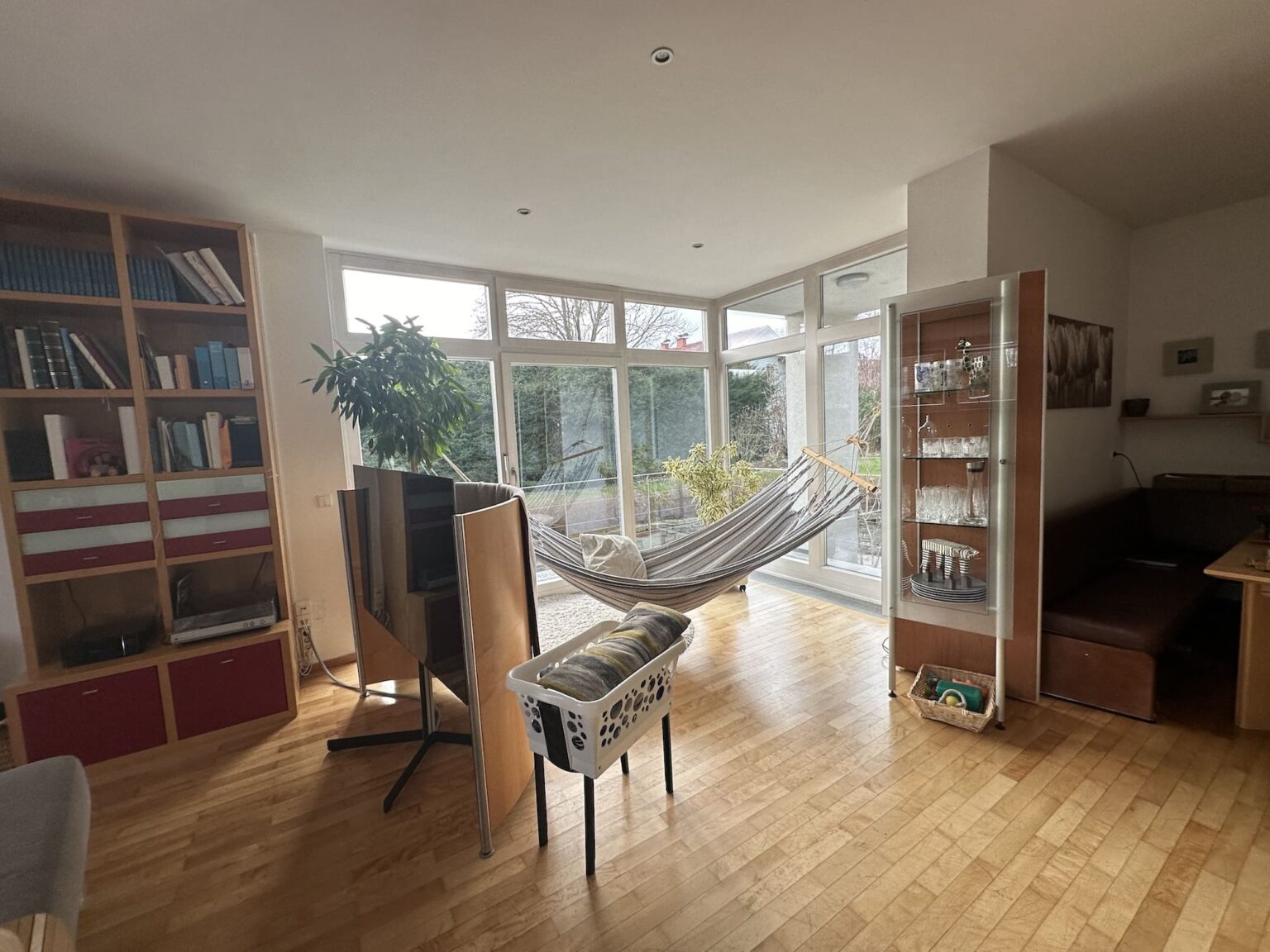 Vorher-Foto - Chill-Ecke mit Hängematte