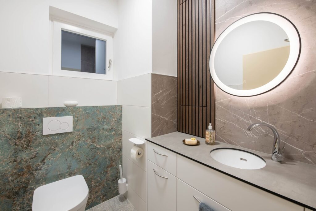 hochwertige Materialien im neuen WC