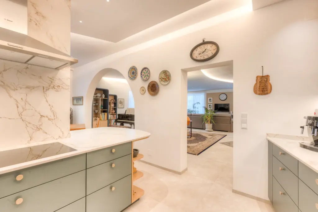 Renovierung einer Küche in einem japanisch-modernem Stil in Niederöstereich