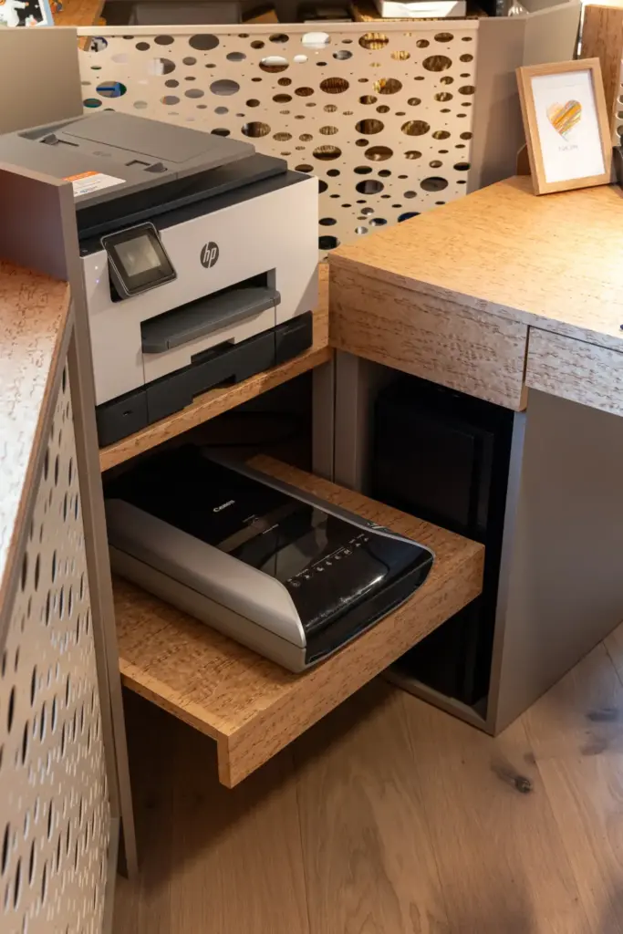 Umbau eines Dachbodens in ein modernes Büro und Herrenzimmer in Mödling